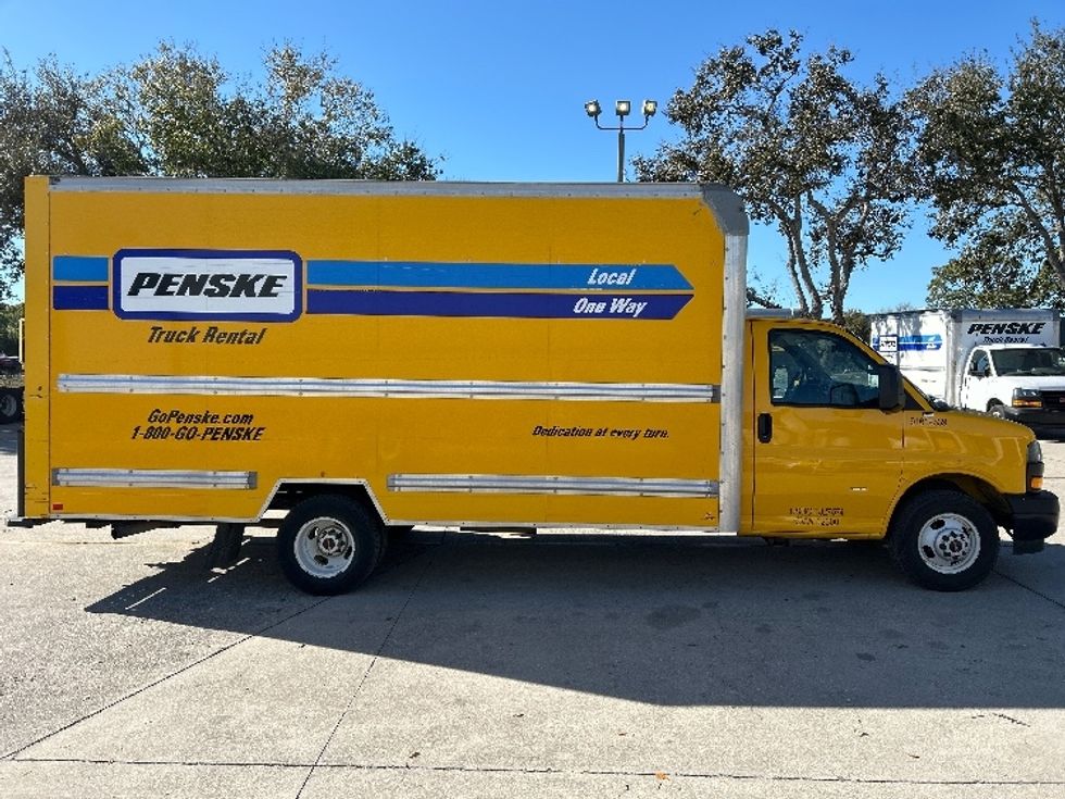 Light Duty Box Truck-Light and Medium Duty Trucks-GMC-2021-Savana G33903-Atlanta-GA-104,865\n\t\tmiles-$ 28,000 - Image 15