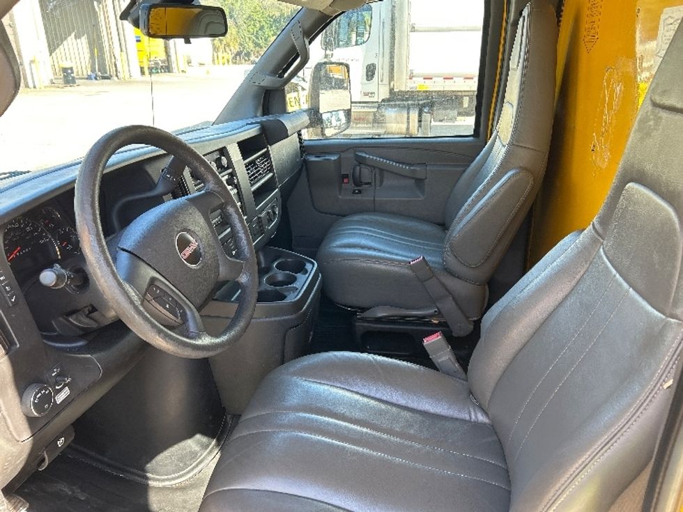 Light Duty Box Truck-Light and Medium Duty Trucks-GMC-2021-Savana G33903-Atlanta-GA-104,865\n\t\tmiles-$ 28,000 - Image 19