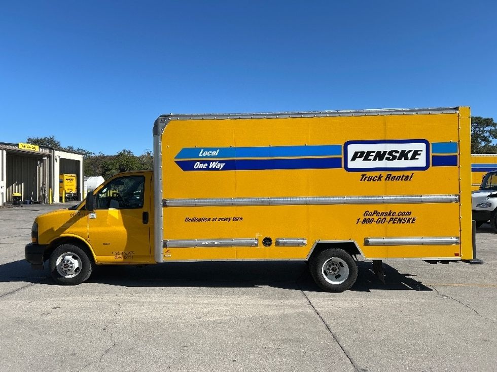 Light Duty Box Truck-Light and Medium Duty Trucks-GMC-2021-Savana G33903-Atlanta-GA-104,865\n\t\tmiles-$ 28,000 - Image 4