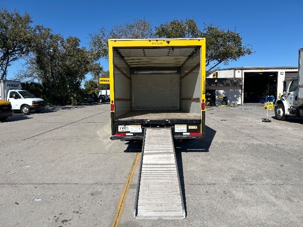 Light Duty Box Truck-Light and Medium Duty Trucks-GMC-2021-Savana G33903-Atlanta-GA-104,865\n\t\tmiles-$ 28,000 - Image 9