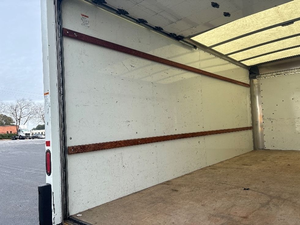 Light Duty Box Truck-Light and Medium Duty Trucks-GMC-2021-Savana G33903-Atlanta-GA-112,340\n\t\tmiles-$ 29,250 - Image 11