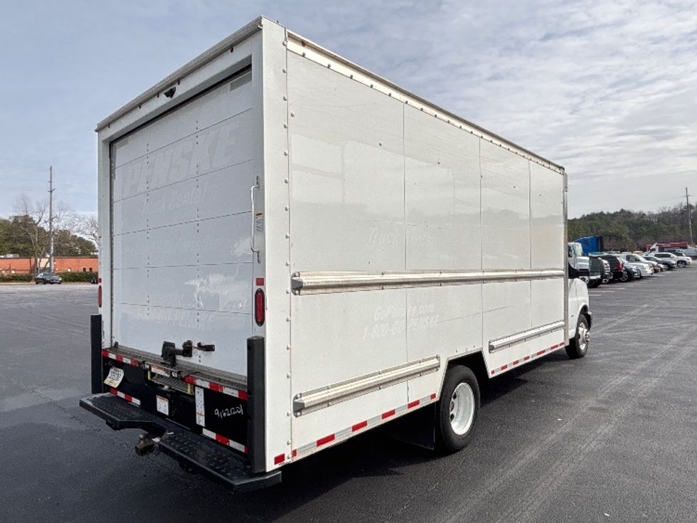 Light Duty Box Truck-Light and Medium Duty Trucks-GMC-2021-Savana G33903-Atlanta-GA-112,340\n\t\tmiles-$ 29,250 - Image 13