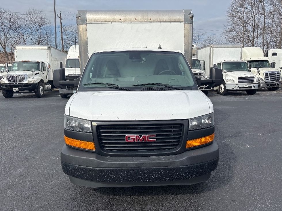 Light Duty Box Truck-Light and Medium Duty Trucks-GMC-2021-Savana G33903-Atlanta-GA-112,340\n\t\tmiles-$ 29,250 - Image 2