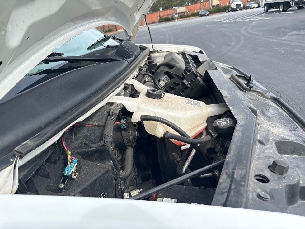 Light Duty Box Truck-Light and Medium Duty Trucks-GMC-2021-Savana G33903-Atlanta-GA-112,340\n\t\tmiles-$ 29,250 - Image 23