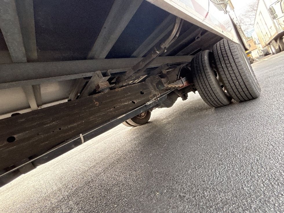 Light Duty Box Truck-Light and Medium Duty Trucks-GMC-2021-Savana G33903-Atlanta-GA-112,340\n\t\tmiles-$ 29,250 - Image 5