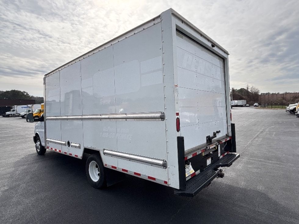 Light Duty Box Truck-Light and Medium Duty Trucks-GMC-2021-Savana G33903-Atlanta-GA-112,340\n\t\tmiles-$ 29,250 - Image 6