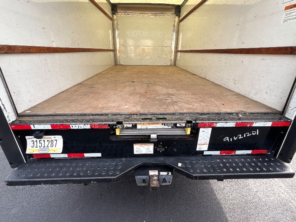 Light Duty Box Truck-Light and Medium Duty Trucks-GMC-2021-Savana G33903-Atlanta-GA-112,340\n\t\tmiles-$ 29,250 - Image 8