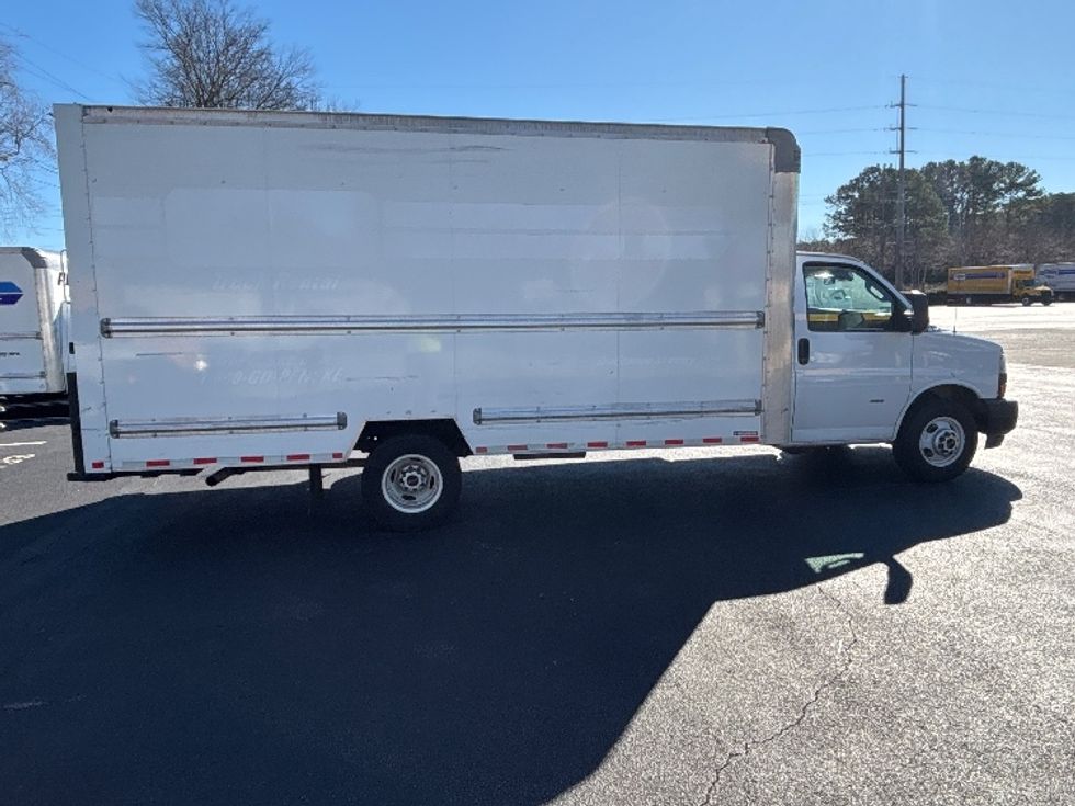 Light Duty Box Truck-Light and Medium Duty Trucks-GMC-2021-Savana G33903-Atlanta-GA-113,491\n\t\tmiles-$ 29,250 - Image 15