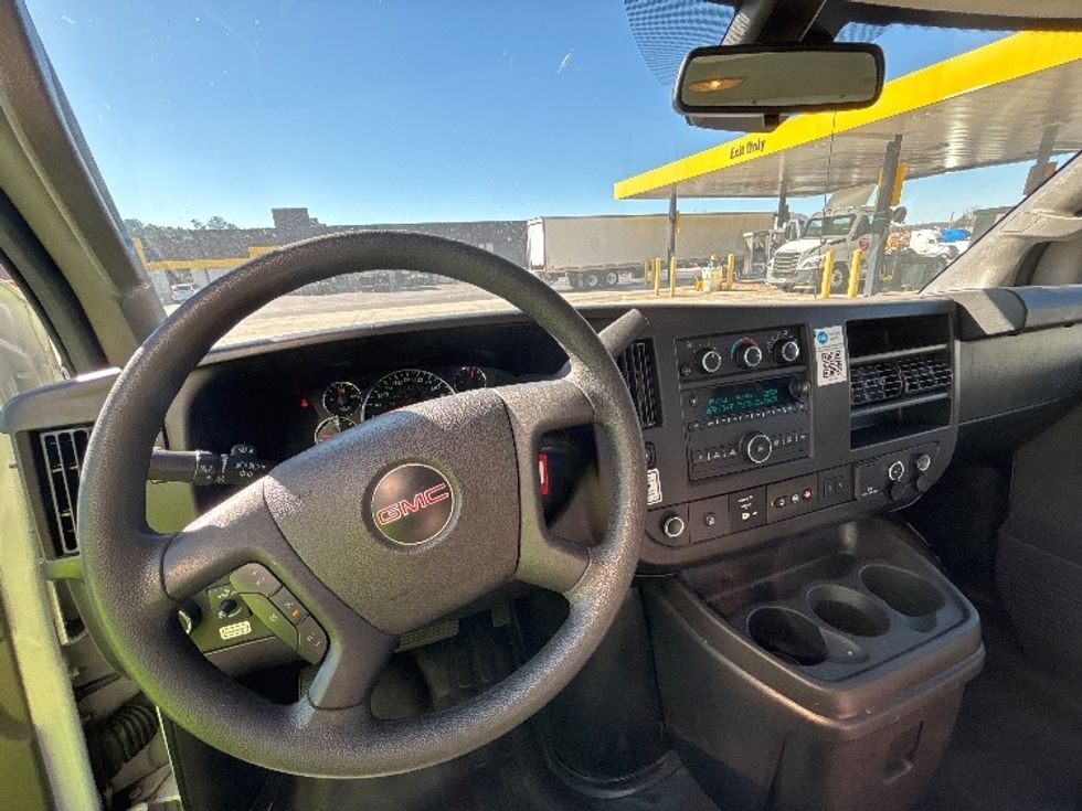 Light Duty Box Truck-Light and Medium Duty Trucks-GMC-2021-Savana G33903-Atlanta-GA-113,491\n\t\tmiles-$ 29,250 - Image 18