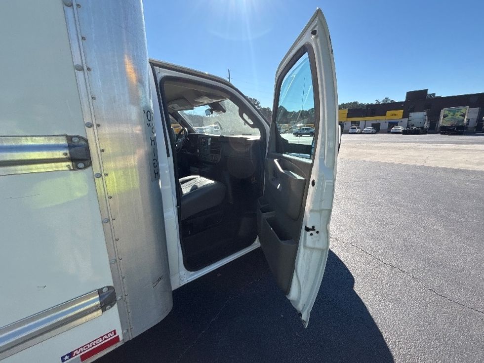 Light Duty Box Truck-Light and Medium Duty Trucks-GMC-2021-Savana G33903-Atlanta-GA-113,491\n\t\tmiles-$ 29,250 - Image 20