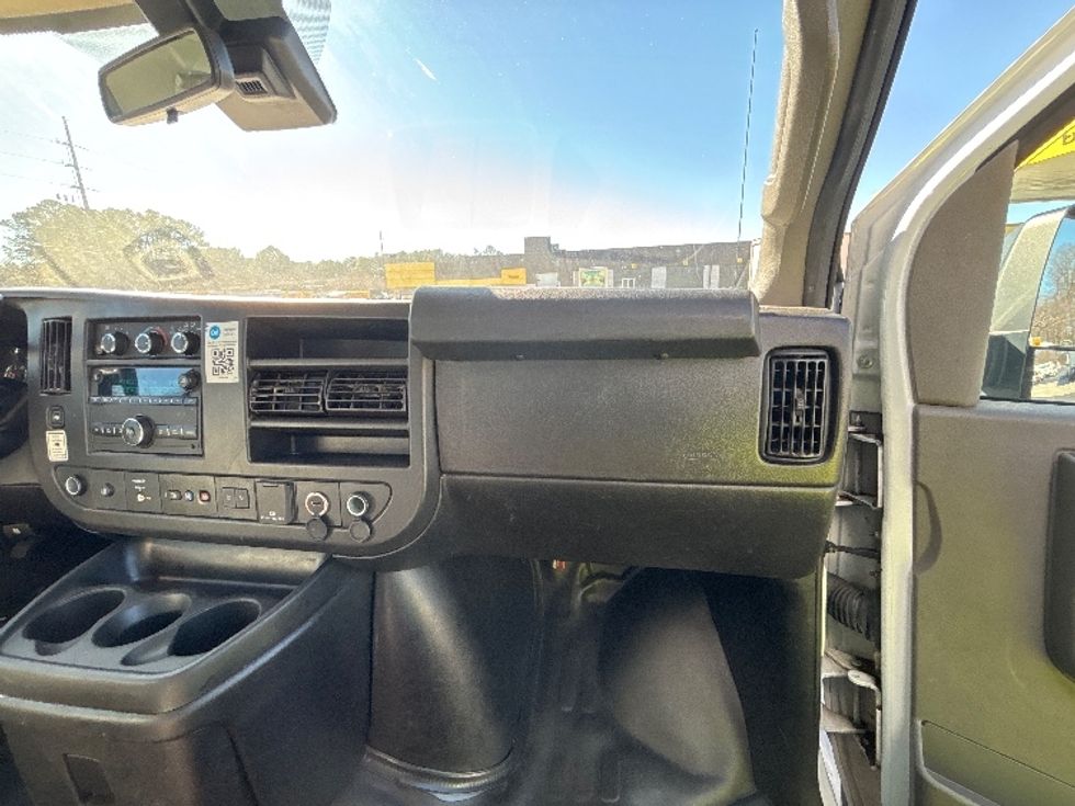 Light Duty Box Truck-Light and Medium Duty Trucks-GMC-2021-Savana G33903-Atlanta-GA-113,491\n\t\tmiles-$ 29,250 - Image 21