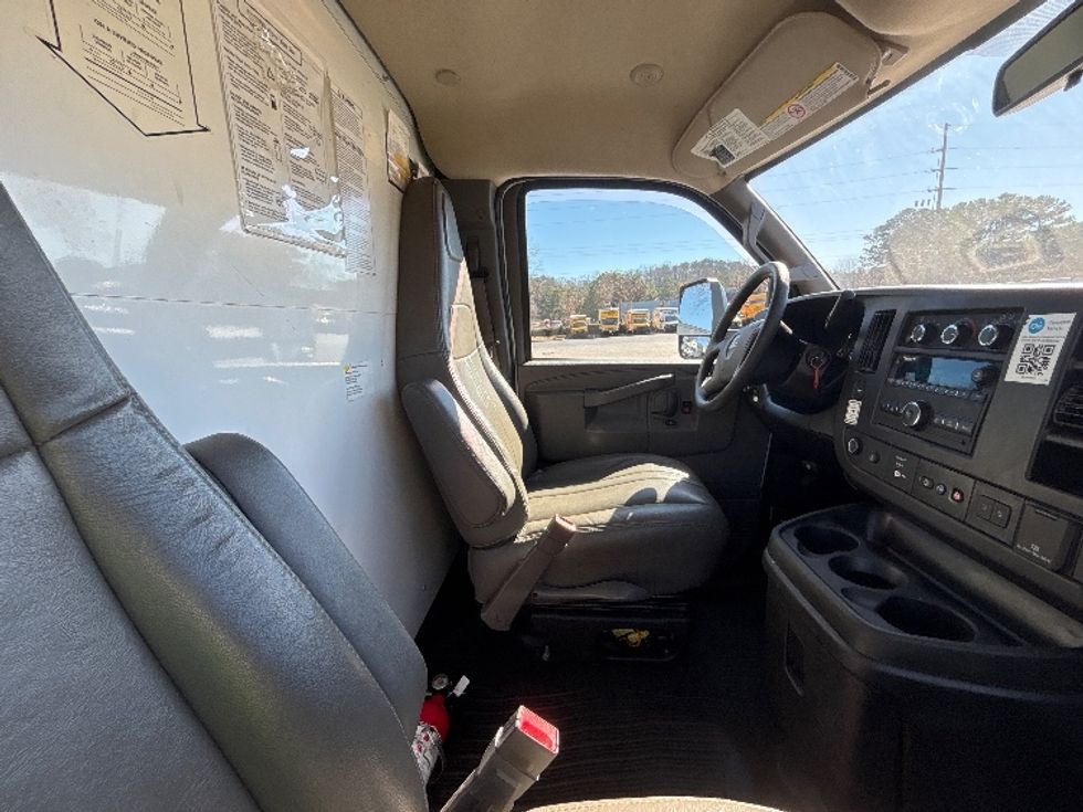 Light Duty Box Truck-Light and Medium Duty Trucks-GMC-2021-Savana G33903-Atlanta-GA-113,491\n\t\tmiles-$ 29,250 - Image 22