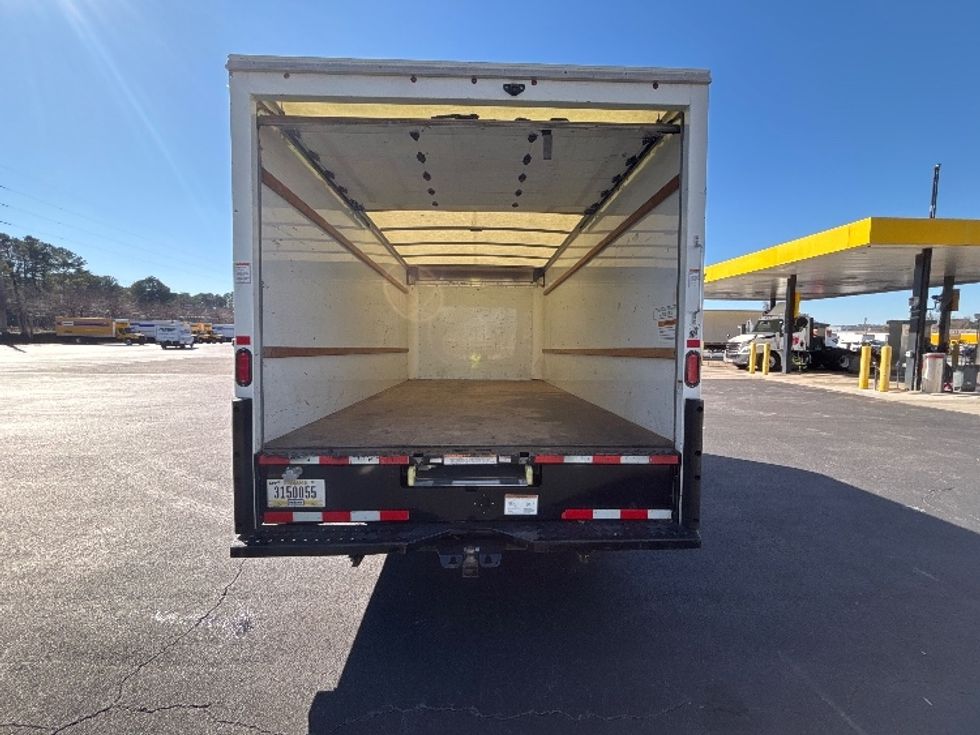 Light Duty Box Truck-Light and Medium Duty Trucks-GMC-2021-Savana G33903-Atlanta-GA-113,491\n\t\tmiles-$ 29,250 - Image 9