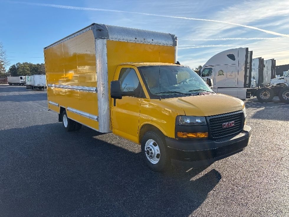 Light Duty Box Truck-Light and Medium Duty Trucks-GMC-2021-Savana G33903-Atlanta-GA-119,293\n\t\tmiles-$ 25,250 - Image 1