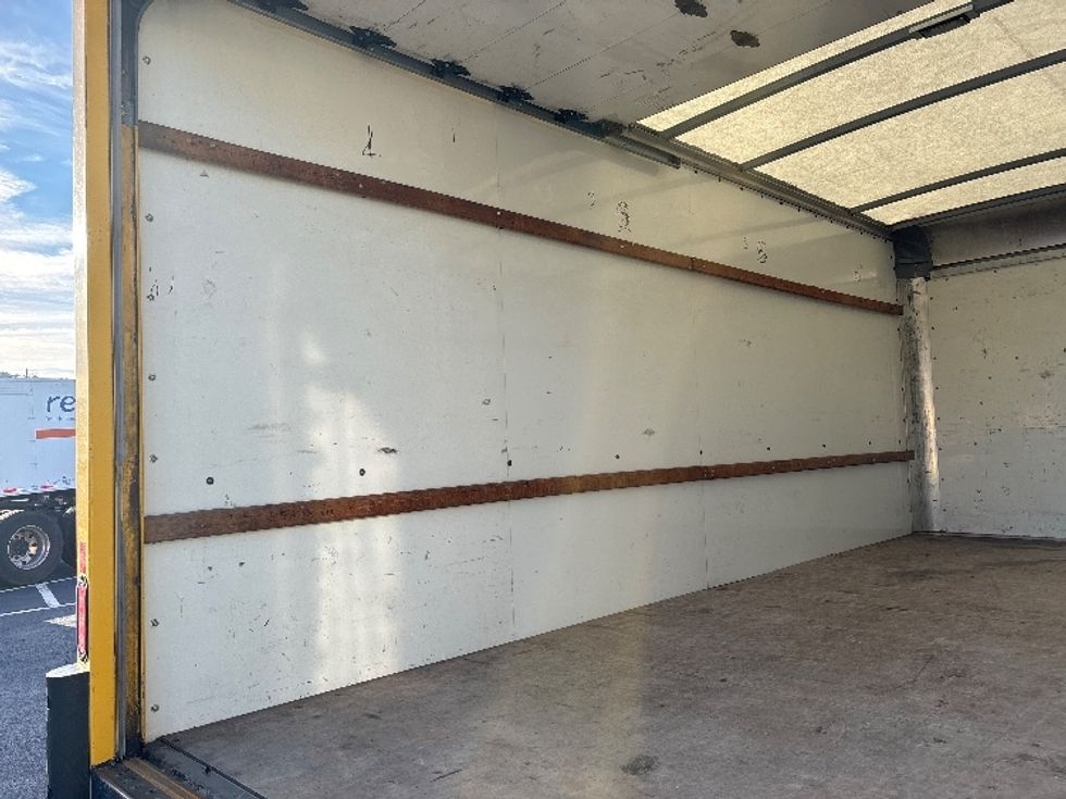 Light Duty Box Truck-Light and Medium Duty Trucks-GMC-2021-Savana G33903-Atlanta-GA-119,293\n\t\tmiles-$ 25,250 - Image 11