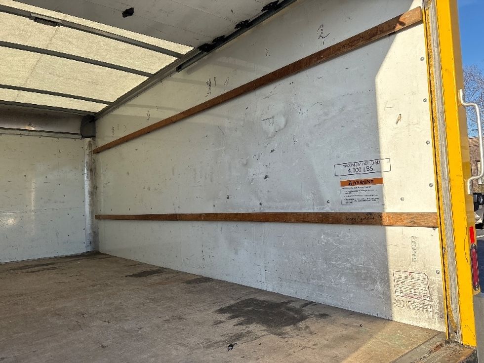 Light Duty Box Truck-Light and Medium Duty Trucks-GMC-2021-Savana G33903-Atlanta-GA-119,293\n\t\tmiles-$ 25,250 - Image 12