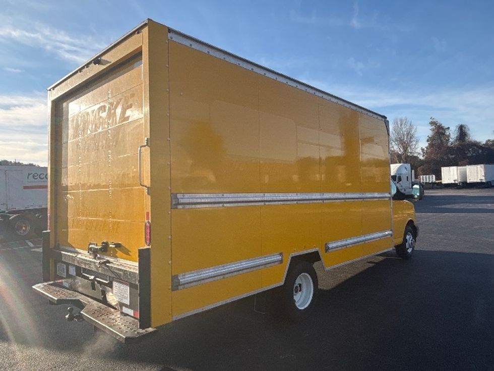 Light Duty Box Truck-Light and Medium Duty Trucks-GMC-2021-Savana G33903-Atlanta-GA-119,293\n\t\tmiles-$ 25,250 - Image 13