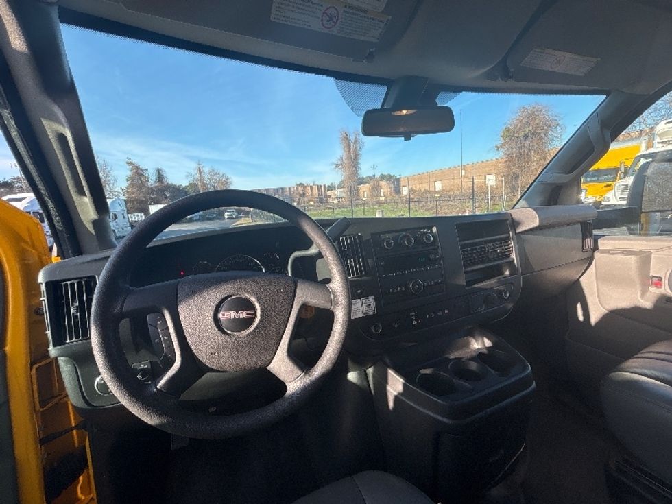 Light Duty Box Truck-Light and Medium Duty Trucks-GMC-2021-Savana G33903-Atlanta-GA-119,293\n\t\tmiles-$ 25,250 - Image 18