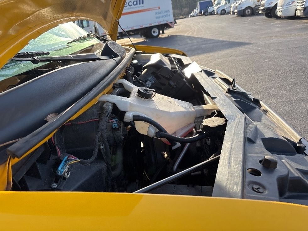 Light Duty Box Truck-Light and Medium Duty Trucks-GMC-2021-Savana G33903-Atlanta-GA-119,293\n\t\tmiles-$ 25,250 - Image 23