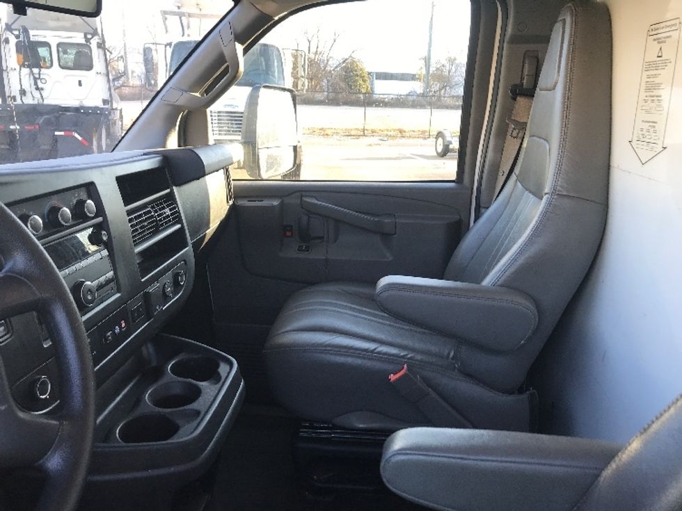 Light Duty Box Truck-Light and Medium Duty Trucks-GMC-2021-Savana G33903-Atlanta-GA-67,590\n\t\tmiles-$ 40,500 - Image 19