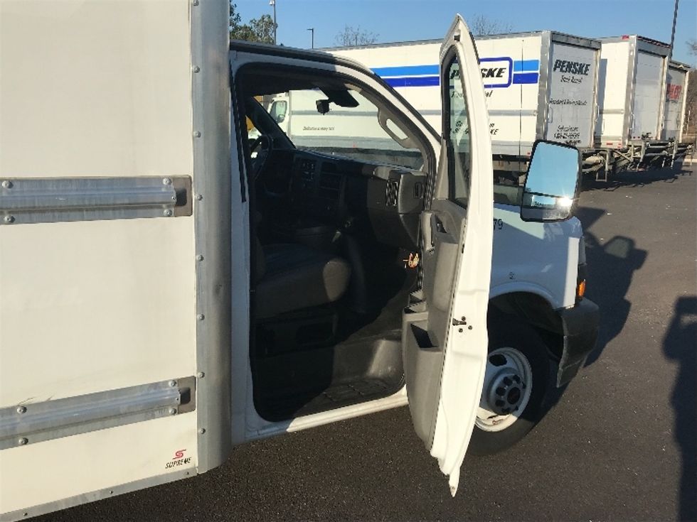Light Duty Box Truck-Light and Medium Duty Trucks-GMC-2021-Savana G33903-Atlanta-GA-67,590\n\t\tmiles-$ 40,500 - Image 20