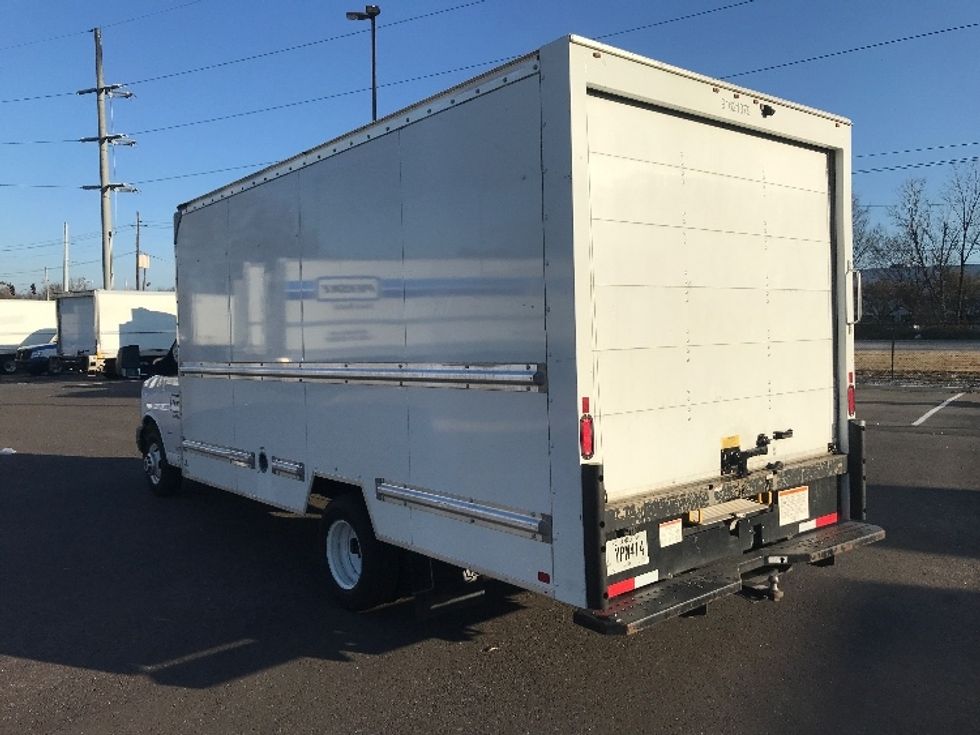 Light Duty Box Truck-Light and Medium Duty Trucks-GMC-2021-Savana G33903-Atlanta-GA-67,590\n\t\tmiles-$ 40,500 - Image 25
