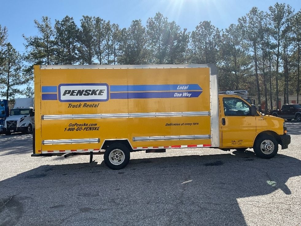 Light Duty Box Truck-Light and Medium Duty Trucks-GMC-2021-Savana G33903-Atlanta-GA-72,308\n\t\tmiles-$ 35,750 - Image 14