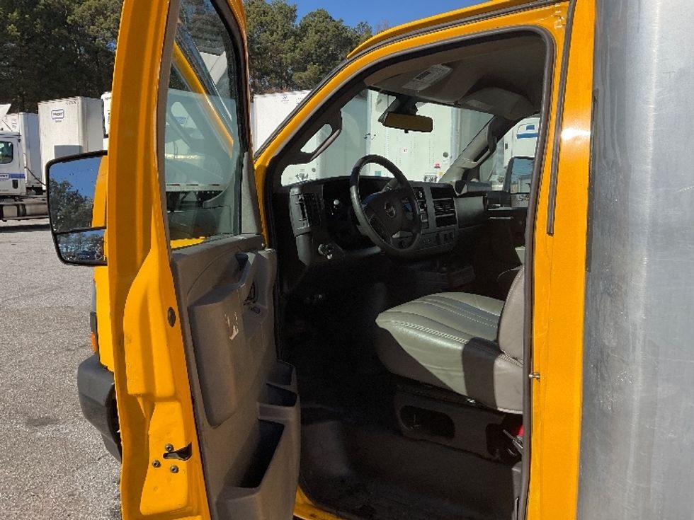 Light Duty Box Truck-Light and Medium Duty Trucks-GMC-2021-Savana G33903-Atlanta-GA-72,308\n\t\tmiles-$ 35,750 - Image 15