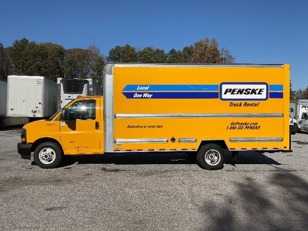 Light Duty Box Truck-Light and Medium Duty Trucks-GMC-2021-Savana G33903-Atlanta-GA-72,308\n\t\tmiles-$ 35,750 - Image 3