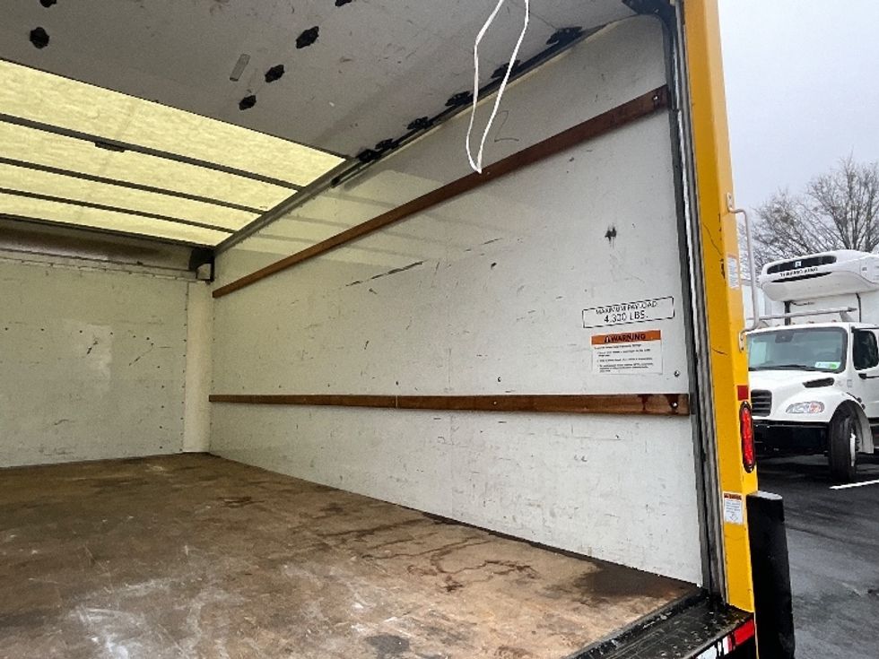 Light Duty Box Truck-Light and Medium Duty Trucks-GMC-2021-Savana G33903-Atlanta-GA-73,767\n\t\tmiles-$ 32,250 - Image 11