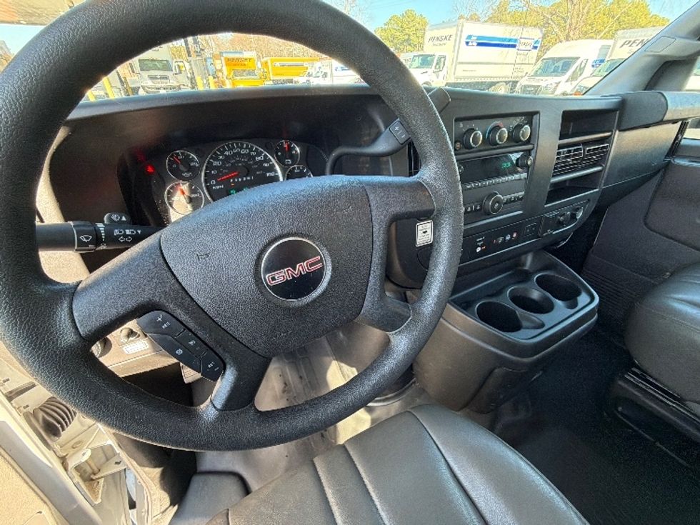 Light Duty Box Truck-Light and Medium Duty Trucks-GMC-2021-Savana G33903-Atlanta-GA-88,047\n\t\tmiles-$ 32,250 - Image 15