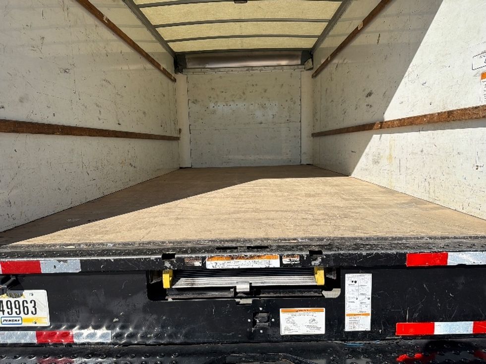 Light Duty Box Truck-Light and Medium Duty Trucks-GMC-2021-Savana G33903-Atlanta-GA-88,047\n\t\tmiles-$ 32,250 - Image 8