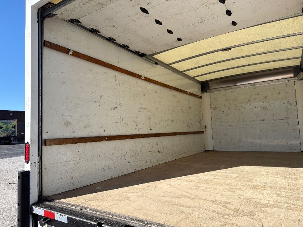 Light Duty Box Truck-Light and Medium Duty Trucks-GMC-2021-Savana G33903-Atlanta-GA-88,047\n\t\tmiles-$ 32,250 - Image 9