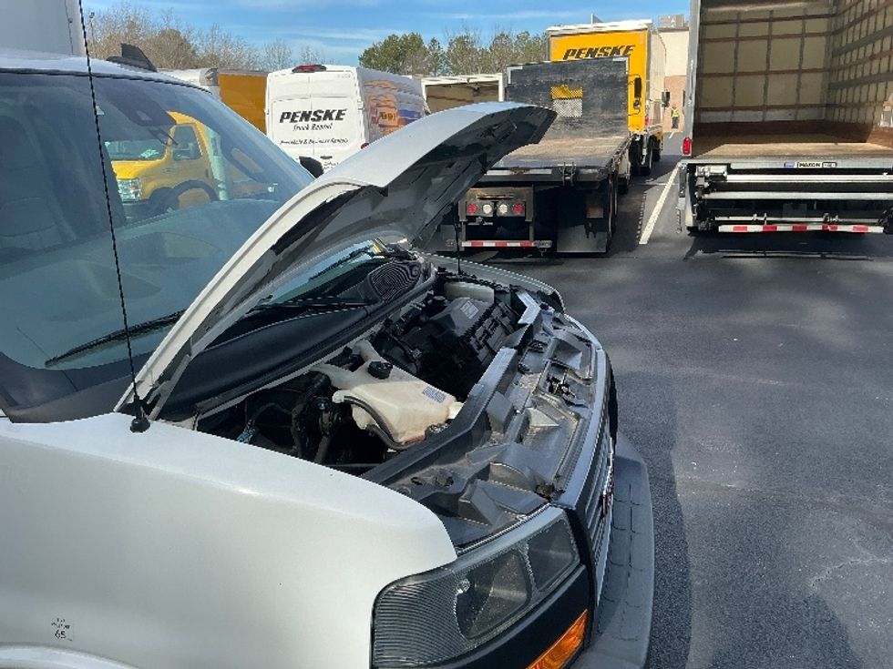 Light Duty Box Truck-Light and Medium Duty Trucks-GMC-2021-Savana G33903-Atlanta-GA-91,010\n\t\tmiles-$ 31,750 - Image 23