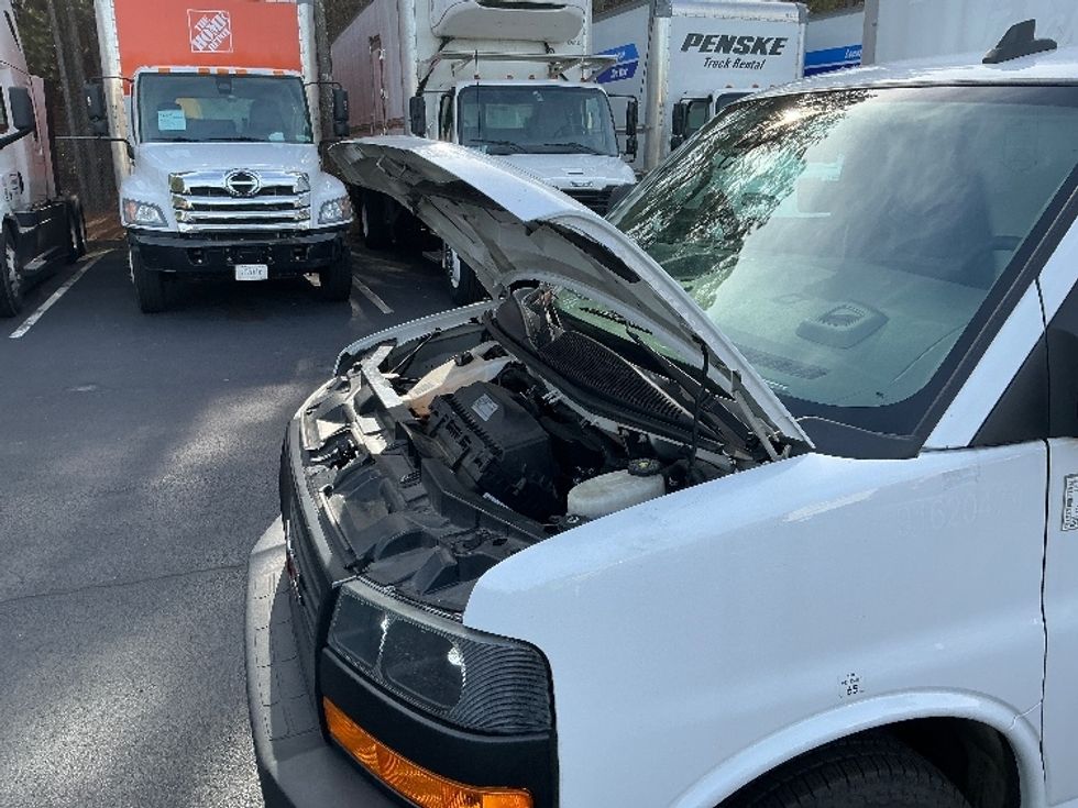 Light Duty Box Truck-Light and Medium Duty Trucks-GMC-2021-Savana G33903-Atlanta-GA-91,010\n\t\tmiles-$ 31,750 - Image 24