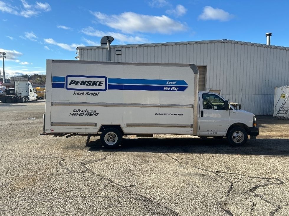 Light Duty Box Truck-Light and Medium Duty Trucks-GMC-2021-Savana G33903-Auburn-MA-114,171\n\t\tmiles-$ 26,250 - Image 15