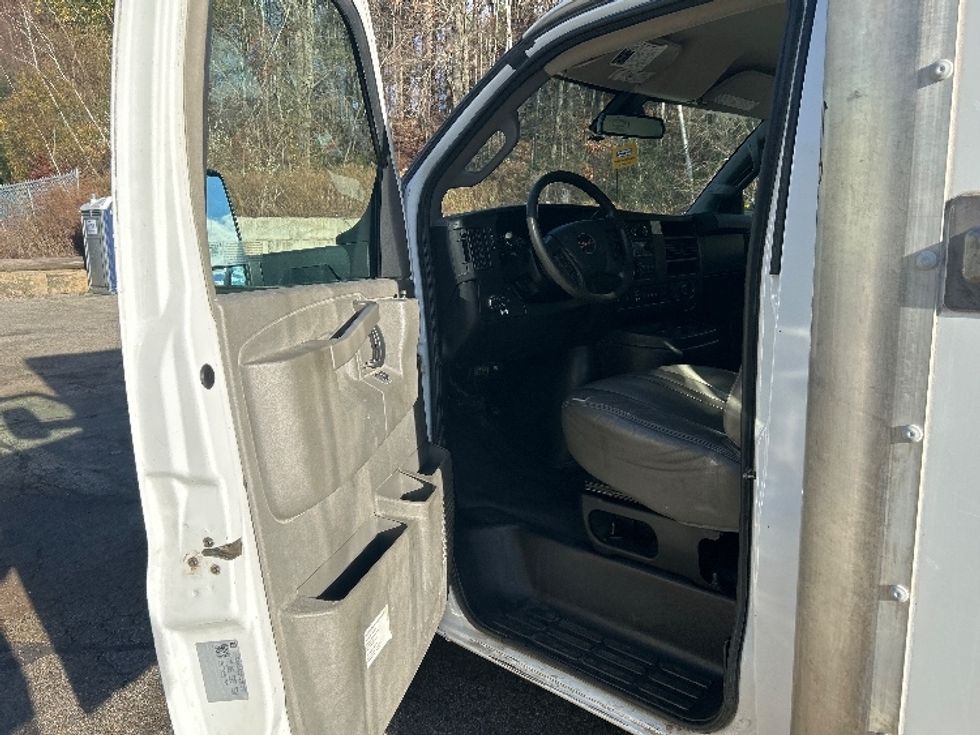 Light Duty Box Truck-Light and Medium Duty Trucks-GMC-2021-Savana G33903-Auburn-MA-114,171\n\t\tmiles-$ 26,250 - Image 16