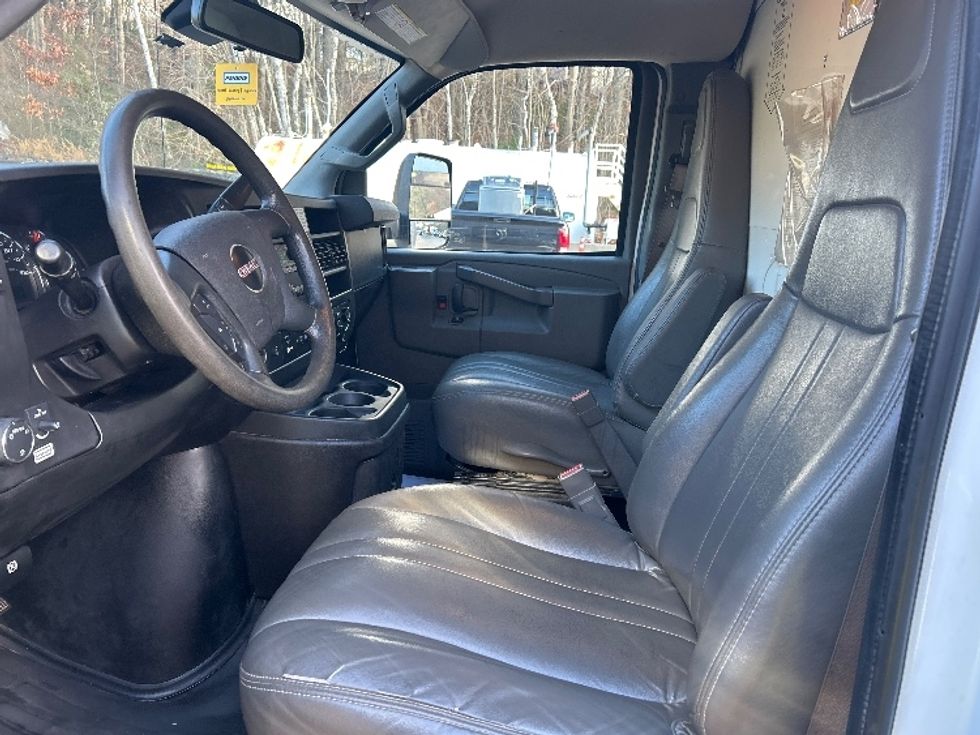 Light Duty Box Truck-Light and Medium Duty Trucks-GMC-2021-Savana G33903-Auburn-MA-114,171\n\t\tmiles-$ 26,250 - Image 19