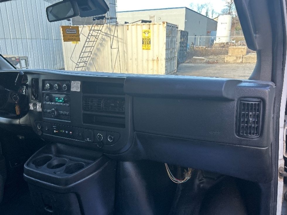 Light Duty Box Truck-Light and Medium Duty Trucks-GMC-2021-Savana G33903-Auburn-MA-114,171\n\t\tmiles-$ 26,250 - Image 21