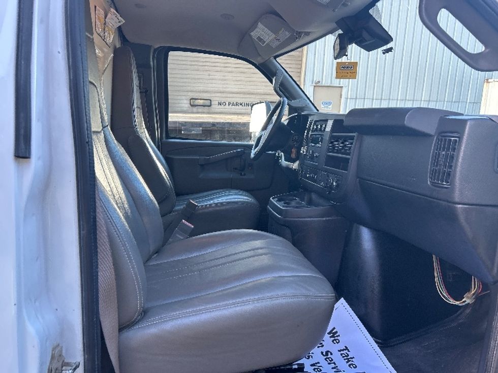 Light Duty Box Truck-Light and Medium Duty Trucks-GMC-2021-Savana G33903-Auburn-MA-114,171\n\t\tmiles-$ 26,250 - Image 22