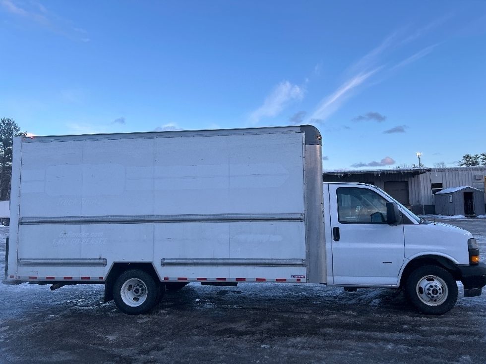 Light Duty Box Truck-Light and Medium Duty Trucks-GMC-2021-Savana G33903-Auburn-ME-99,218\n\t\tmiles-$ 27,750 - Image 14