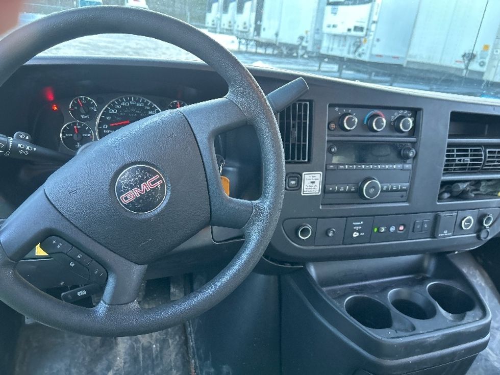 Light Duty Box Truck-Light and Medium Duty Trucks-GMC-2021-Savana G33903-Auburn-ME-99,218\n\t\tmiles-$ 27,750 - Image 17