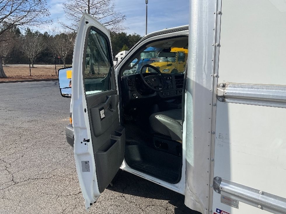 Light Duty Box Truck-Light and Medium Duty Trucks-GMC-2021-Savana G33903-Augusta-GA-104,379\n\t\tmiles-$ 30,750 - Image 16