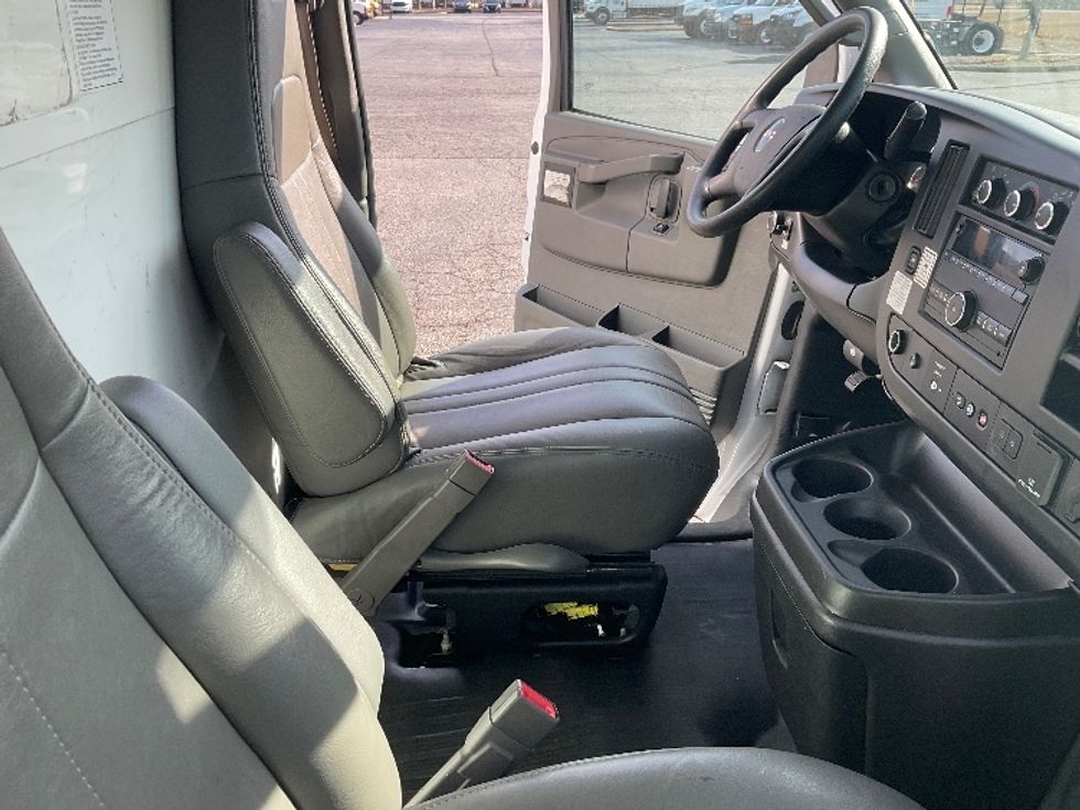 Light Duty Box Truck-Light and Medium Duty Trucks-GMC-2021-Savana G33903-Augusta-GA-104,379\n\t\tmiles-$ 30,750 - Image 22