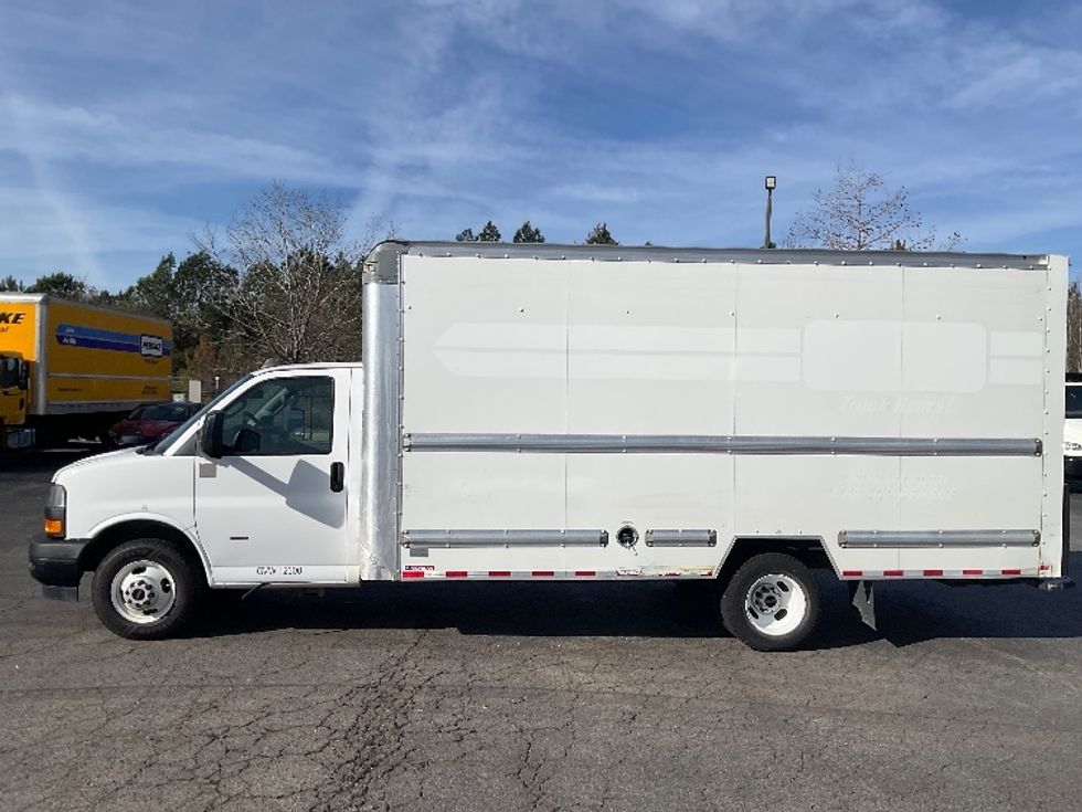Light Duty Box Truck-Light and Medium Duty Trucks-GMC-2021-Savana G33903-Augusta-GA-104,379\n\t\tmiles-$ 30,750 - Image 4
