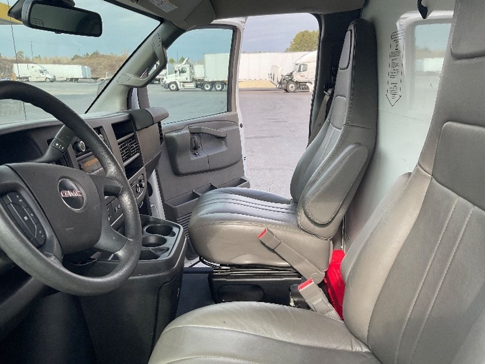 Light Duty Box Truck-Light and Medium Duty Trucks-GMC-2021-Savana G33903-Augusta-GA-108,249\n\t\tmiles-$ 30,250 - Image 19