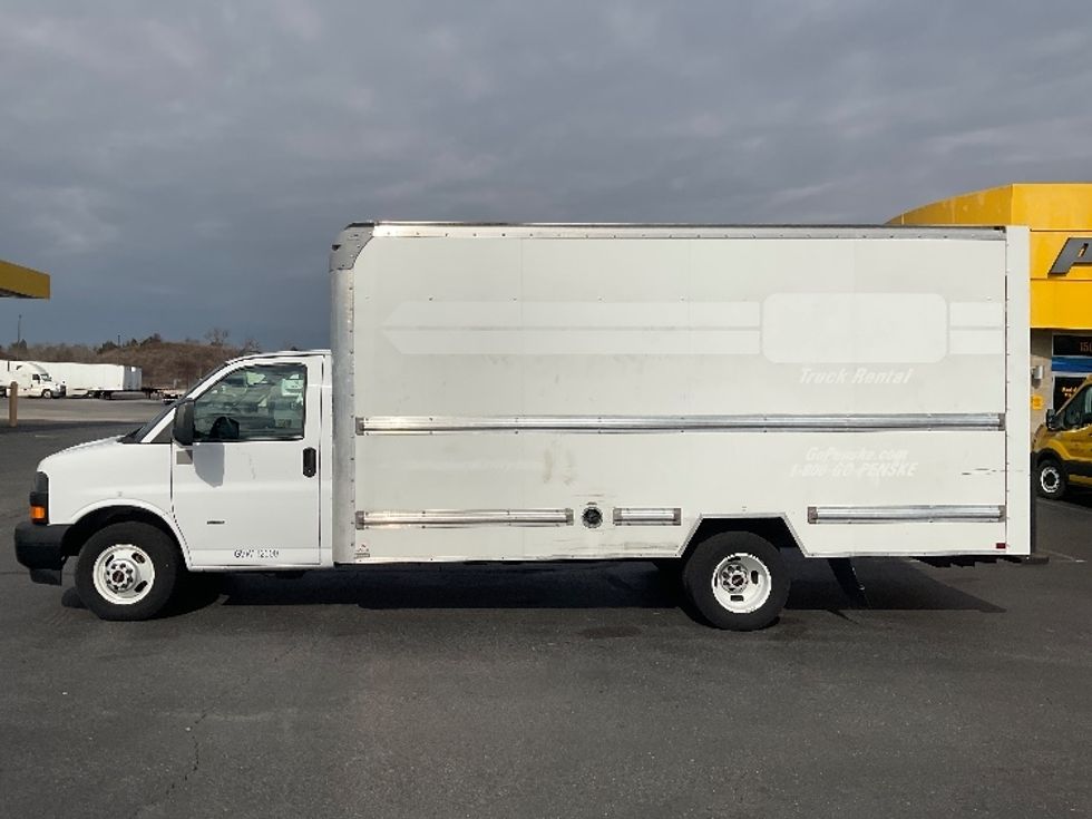 Light Duty Box Truck-Light and Medium Duty Trucks-GMC-2021-Savana G33903-Augusta-GA-108,249\n\t\tmiles-$ 30,250 - Image 4