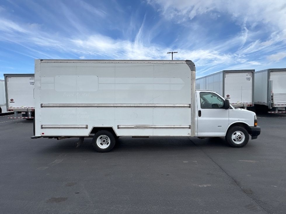 Light Duty Box Truck-Light and Medium Duty Trucks-GMC-2021-Savana G33903-Aurora-CO-112,315\n\t\tmiles-$ 29,500 - Image 14