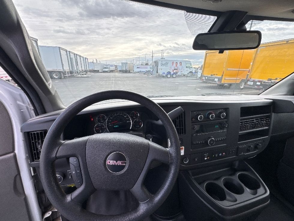 Light Duty Box Truck-Light and Medium Duty Trucks-GMC-2021-Savana G33903-Aurora-CO-112,315\n\t\tmiles-$ 29,500 - Image 17