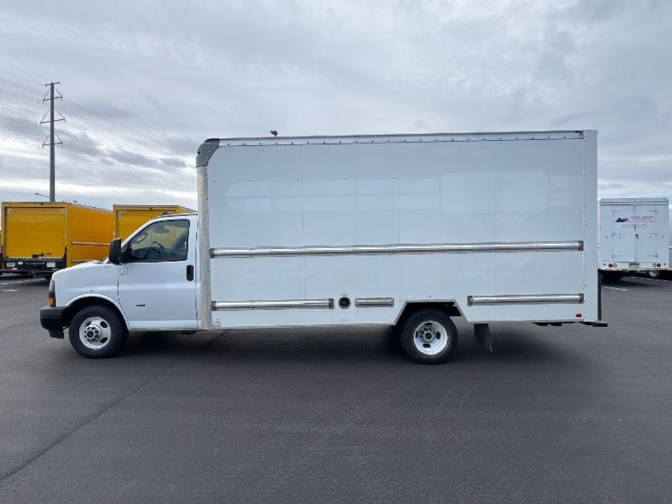 Light Duty Box Truck-Light and Medium Duty Trucks-GMC-2021-Savana G33903-Aurora-CO-112,315\n\t\tmiles-$ 29,500 - Image 4